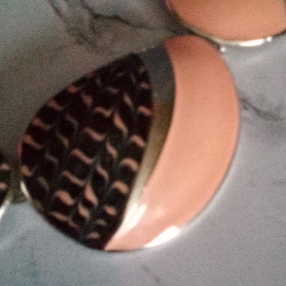 *Rare*  Vintage Trifari Pink/Peach and Black Enamel Silver Tone Neckace - Picture 8 of 9